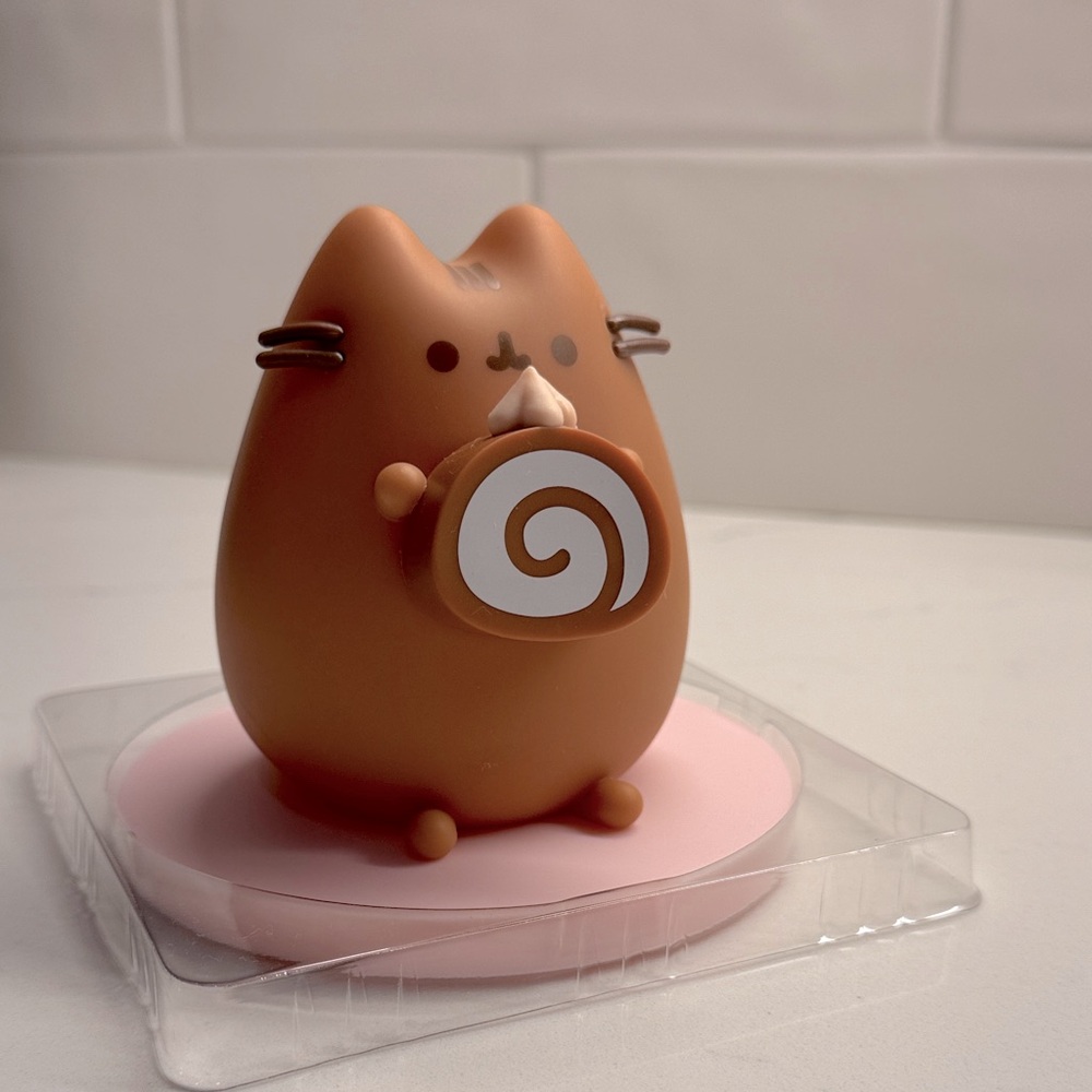 PUSHEEN BOX EXCLUSIVE!💛 Vinyl figurine! PUSHEEN with chocolate dessert!🥮